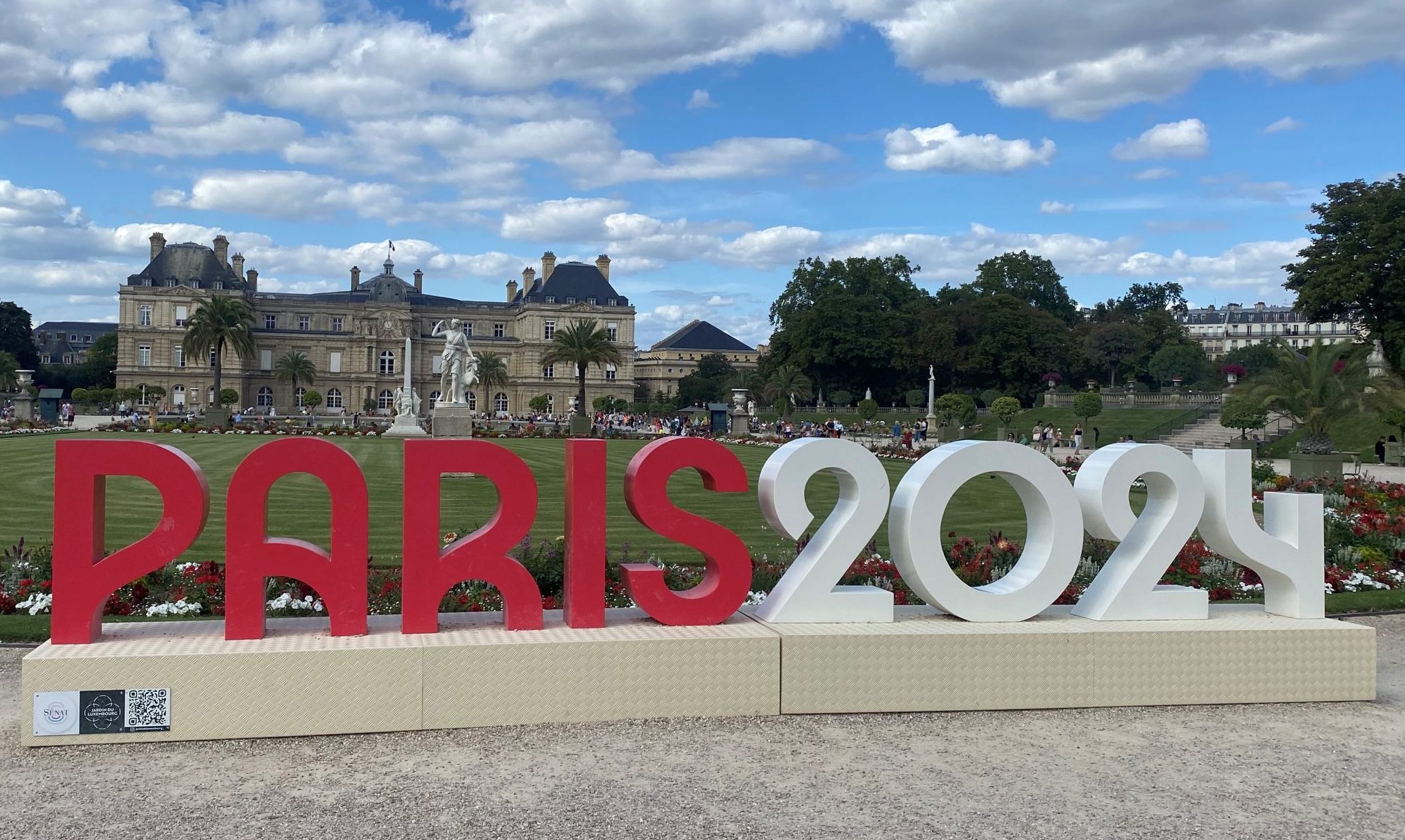 Paris 2024 sign